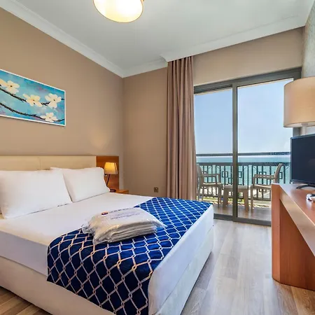 Uras 3* フェティエ