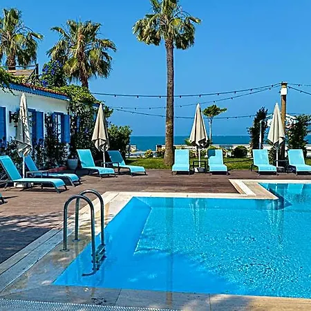 Uras Hotel 3*
